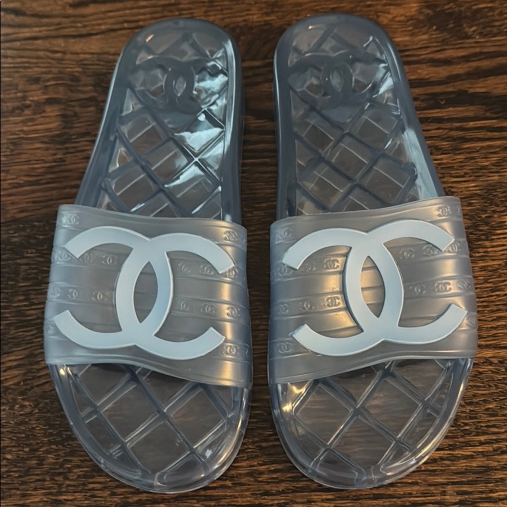 Chanel slides
